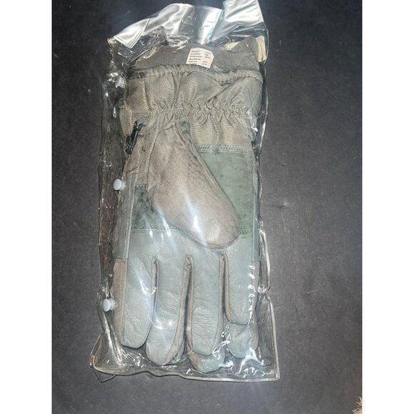 New Winter Gloves Green XL Insulated Water Resistant With Adjustable Strap NOS - Picture 3 of 7